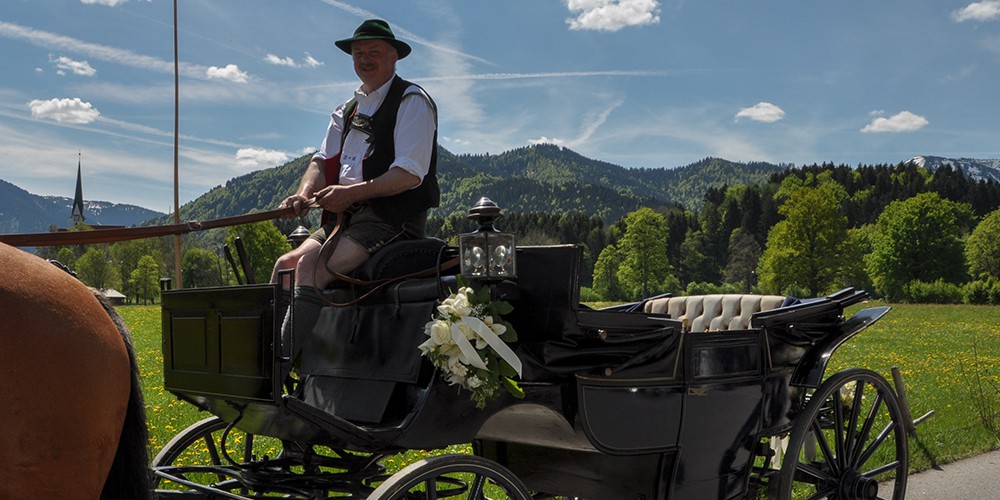 Fahrt im Landauer - Hochzeit am Tegernsee